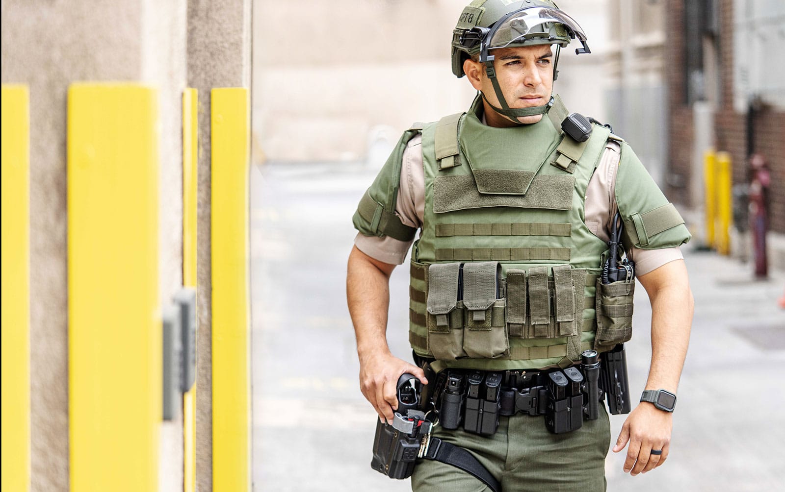 Police Officer wearing MSOV Tactical Modular Bulletproof Vest Level 3A